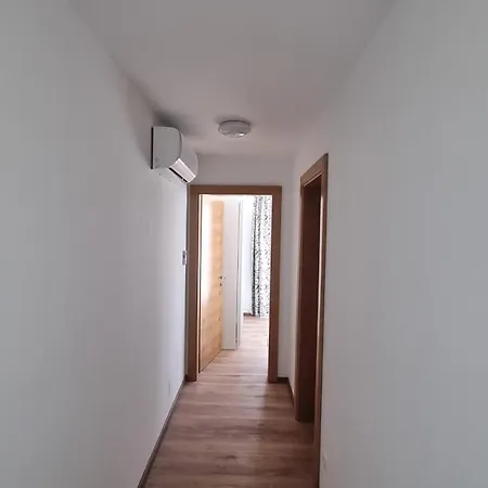 Mara Apartment *